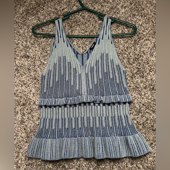 Express Tank Top - Picture 2 of 3